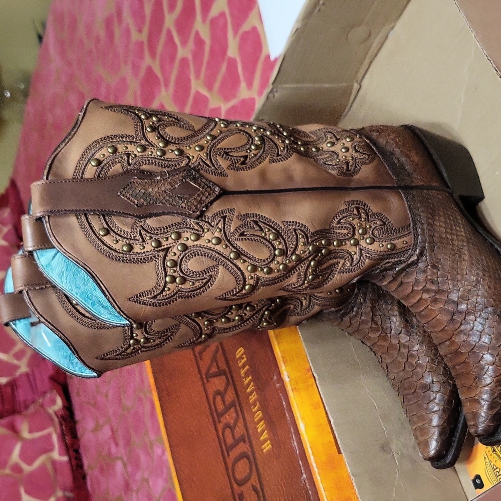 Corral Honey Python Embroidery & Stud Boots 8
